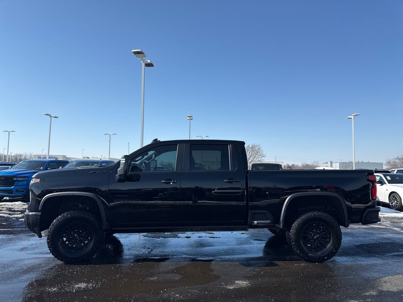 Used 2025 Chevrolet Silverado 2500 ZR2 w/ Technology Package image 6