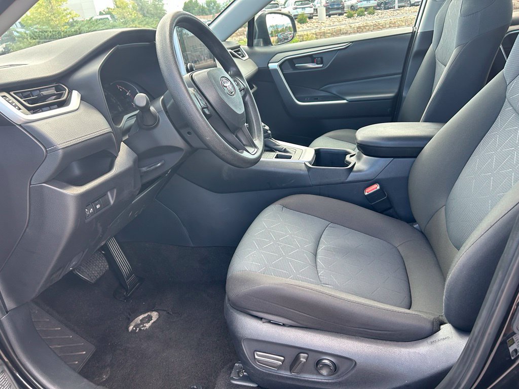 Used 2025 Toyota RAV4 XLE AWD/4WD image 24