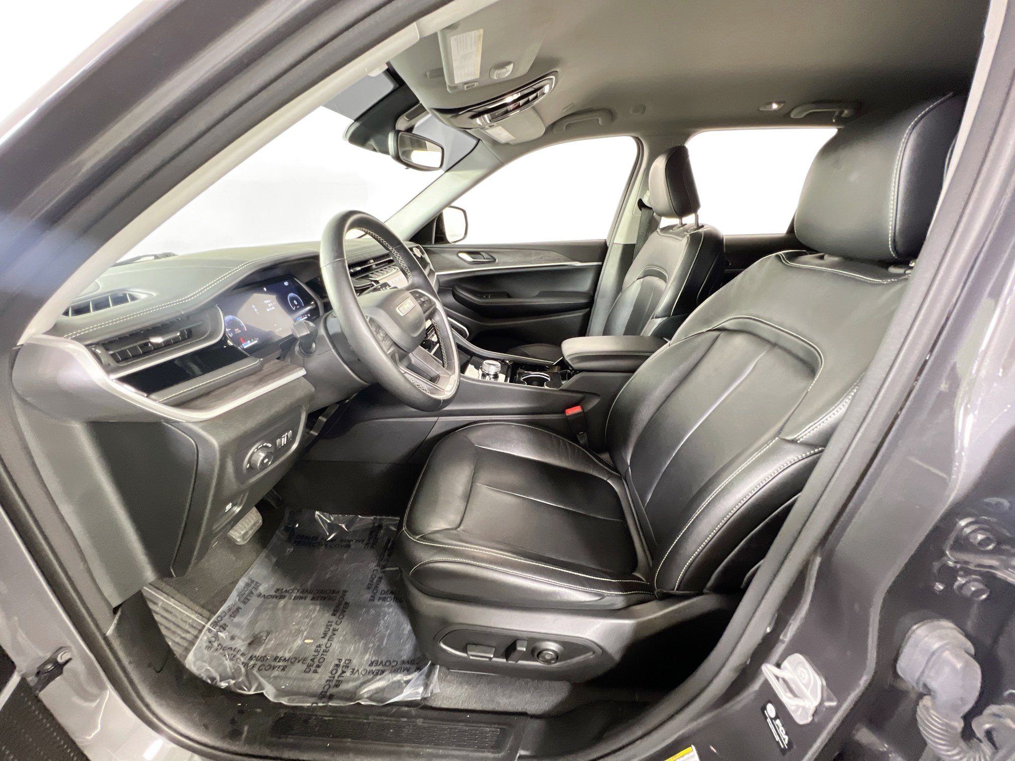 Used 2022 Jeep Grand Cherokee Limited AWD/4WD image 21