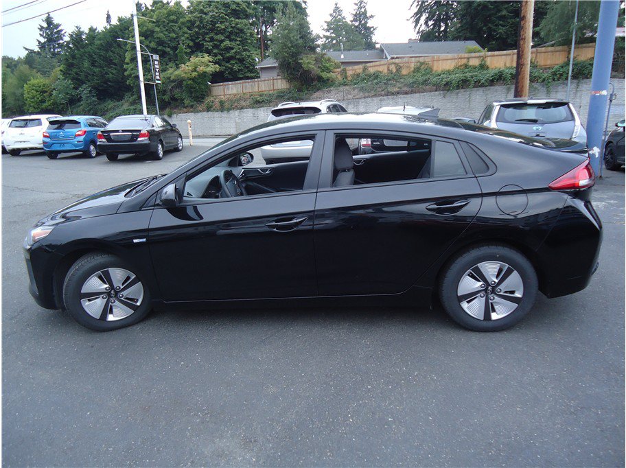 Used 2020 Hyundai Ioniq Blue FWD image 9