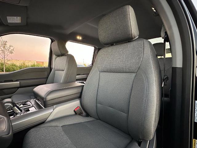 New 2025 Ford F150 Lightning XLT image 28