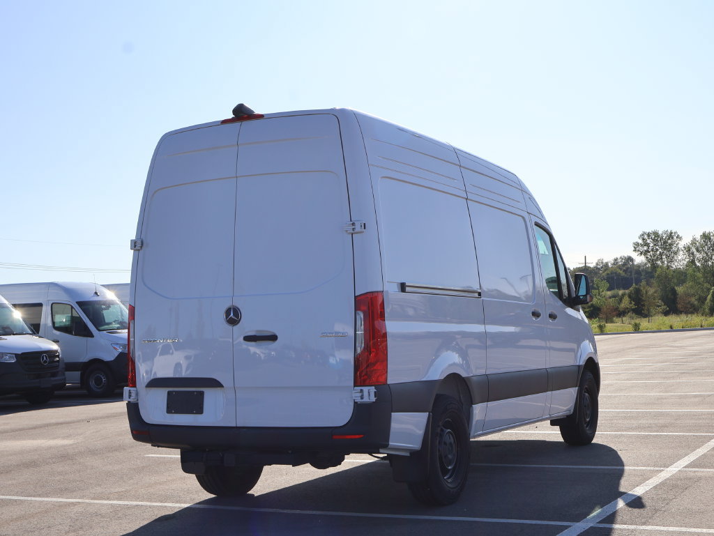 Used 2025 Mercedes-Benz Sprinter 2500 image 7