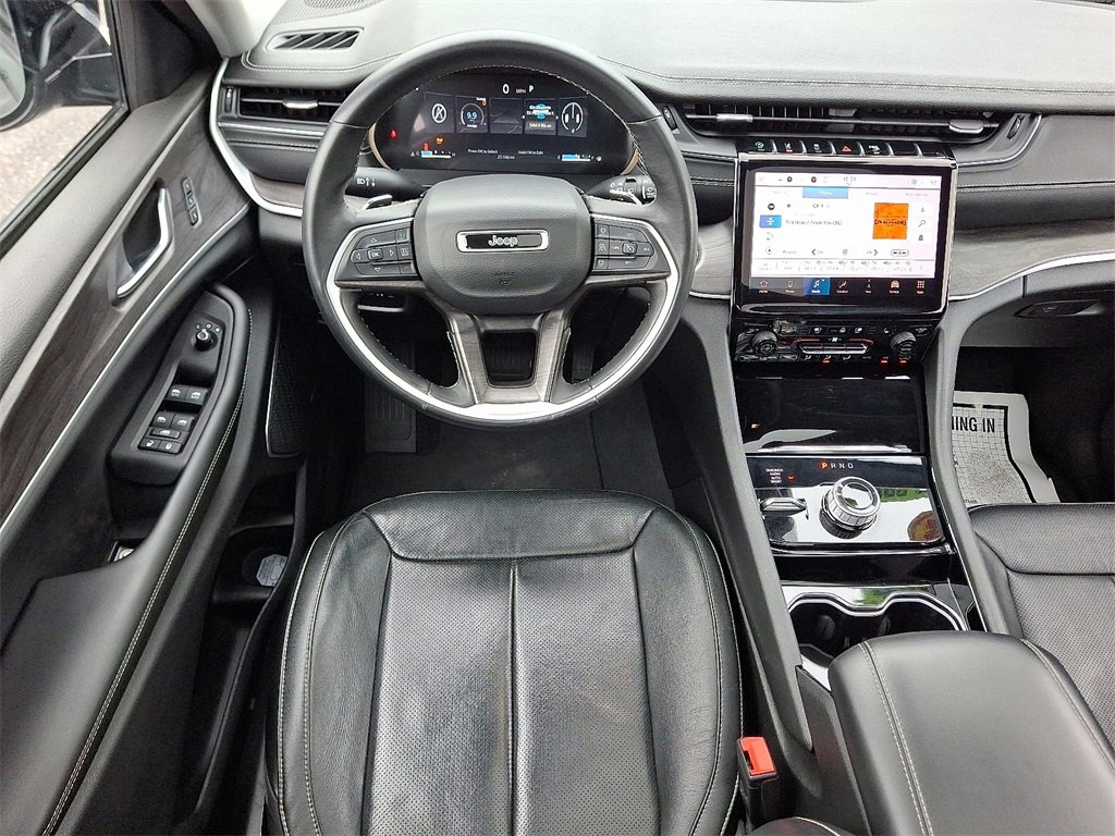 Used 2022 Jeep Grand Cherokee L Limited w/ Luxury Tech Group II image 12