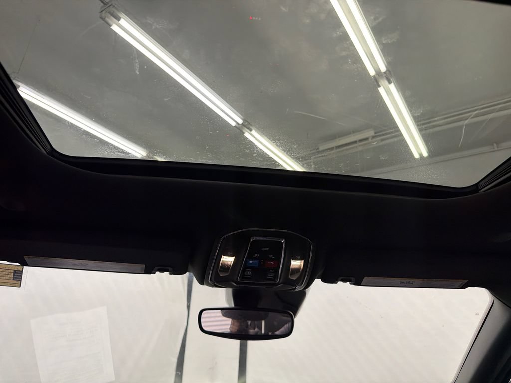 Used 2023 Jeep Grand Cherokee L Laredo RWD image 21