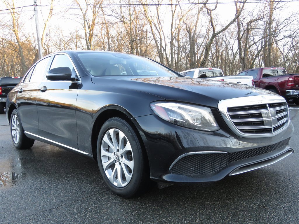 Used 2020 Mercedes-Benz E 350 4MATIC Sedan image 3