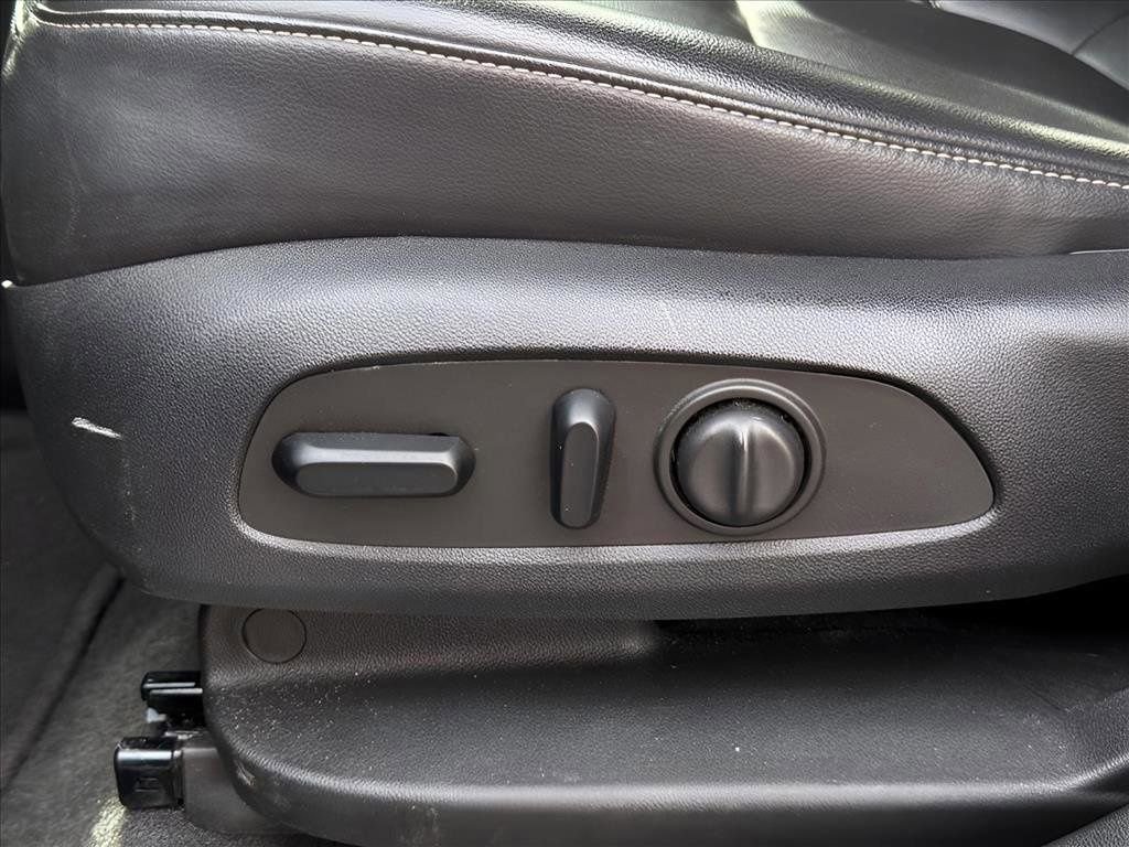 Used 2023 GMC Acadia SLT image 22