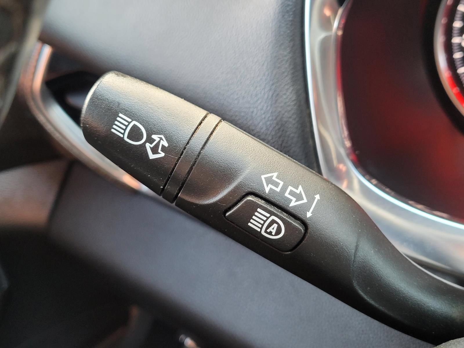 Used 2023 Chevrolet Traverse Premier w/ Redline Edition FWD image 36