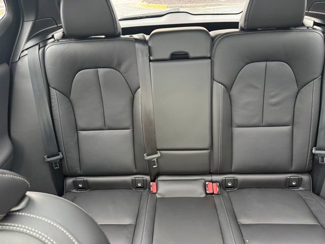Used 2023 Volvo XC40 B5 Ultimate w/ Protection Package Premier image 14
