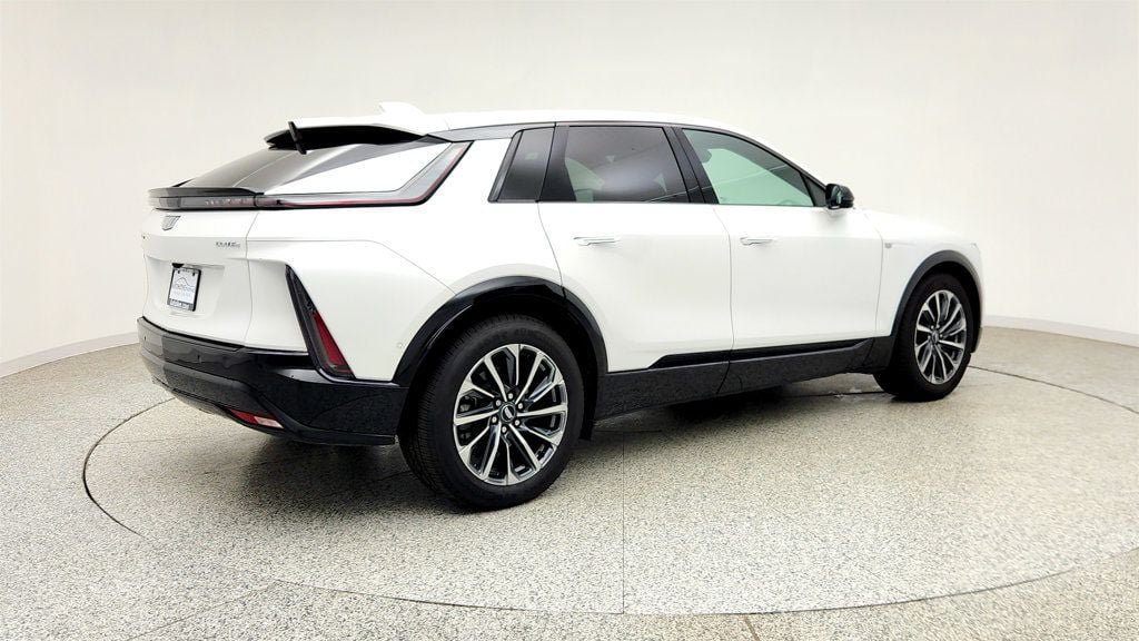 Used 2024 Cadillac Lyriq Sport AWD/4WD image 5
