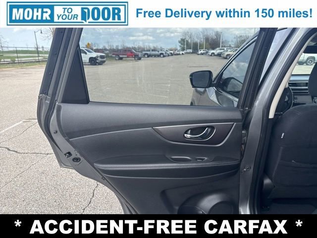 Used 2016 Nissan Rogue SV w/ SV Premium Package image 30