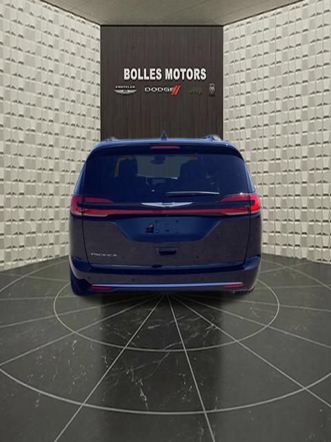 Certified 2024 Chrysler Pacifica Pinnacle FWD image 6