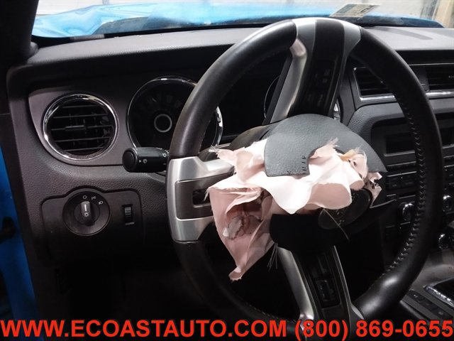 Used 2013 Ford Mustang Convertible image 11