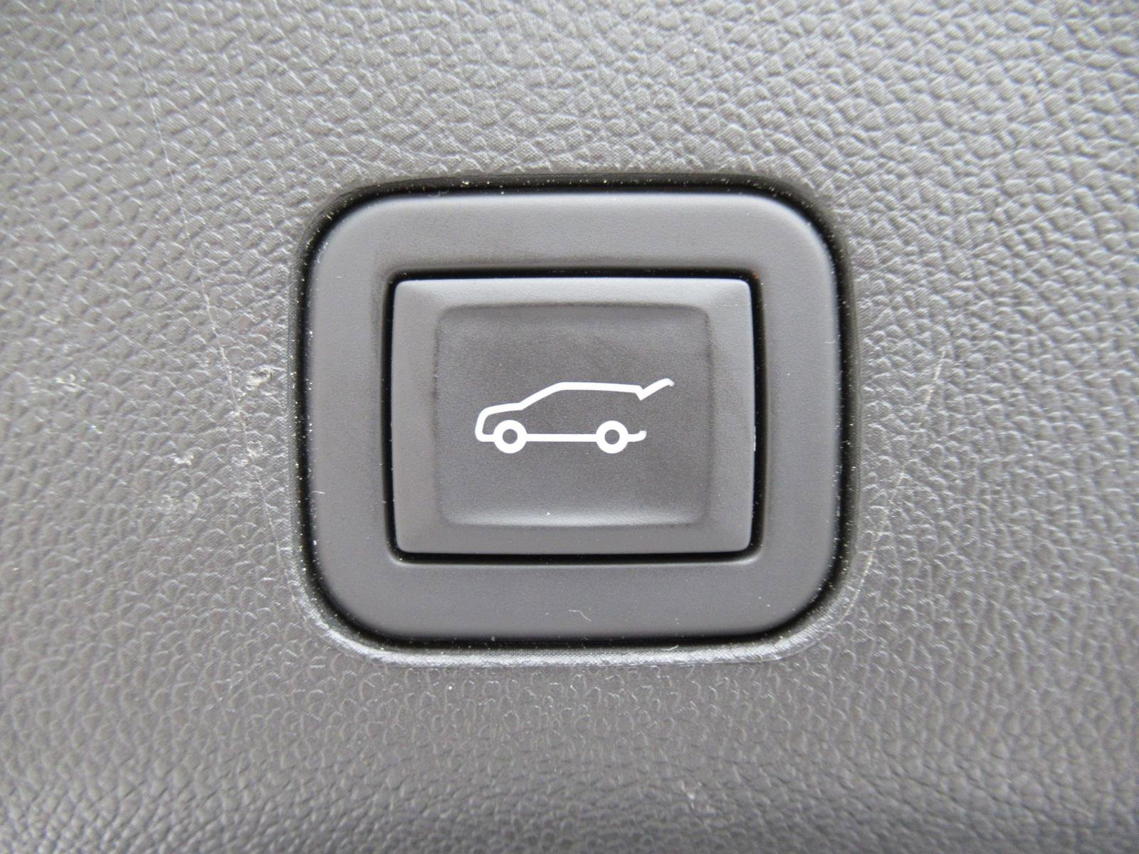 Used 2024 GMC Yukon SLT w/ SLT Luxury Package RWD image 39