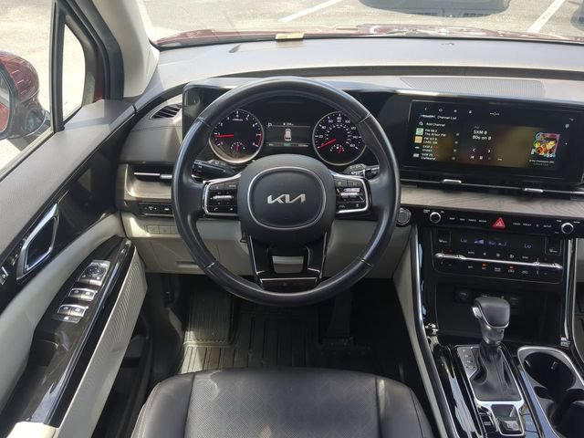 Used 2024 Kia Carnival EX FWD image 19