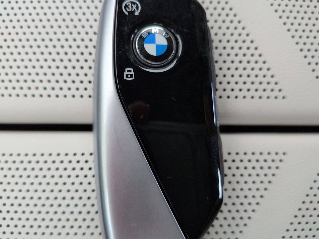 New 2026 BMW i7 xDrive60 w/ Executive Package AWD/4WD image 29