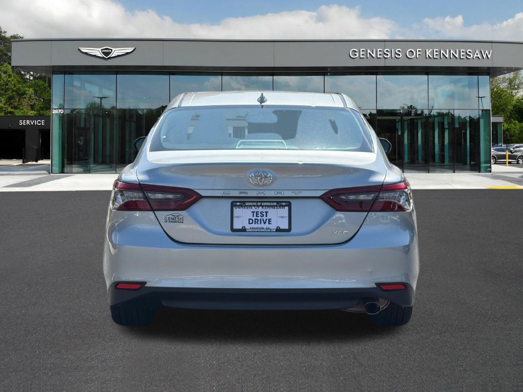 Used 2021 Toyota Camry XLE FWD image 7