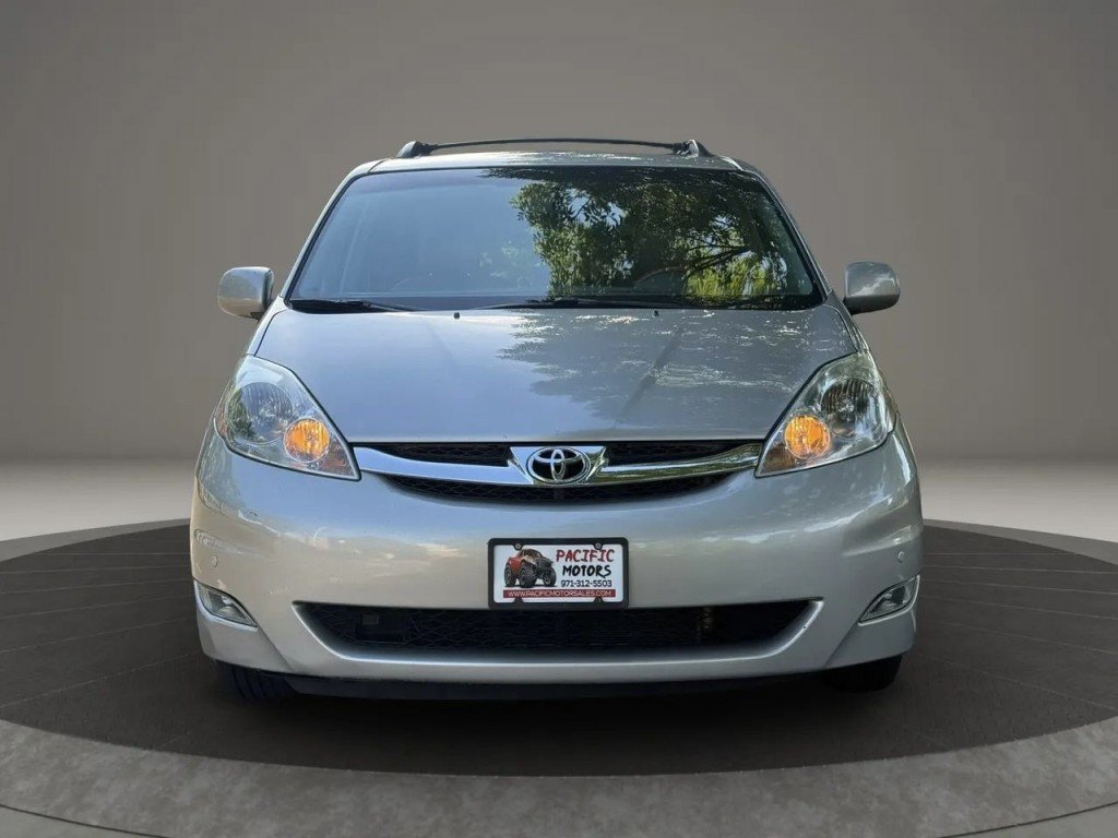Used 2008 Toyota Sienna XLE AWD/4WD image 5
