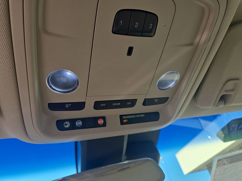 Used 2014 Cadillac XTS Luxury w/ Driver Awareness Package image 22