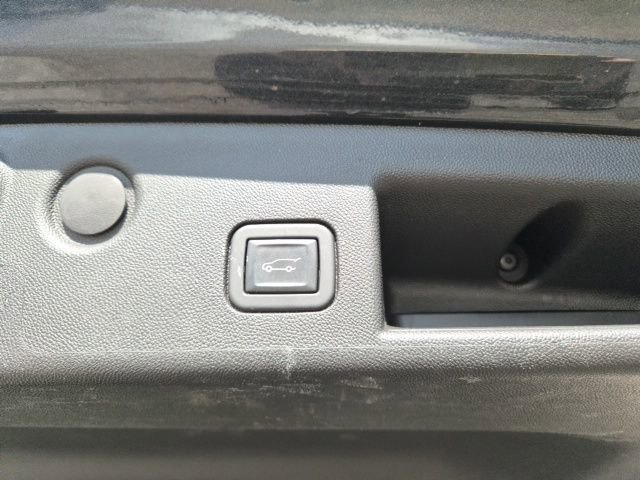 Used 2023 Chevrolet Equinox LT image 9