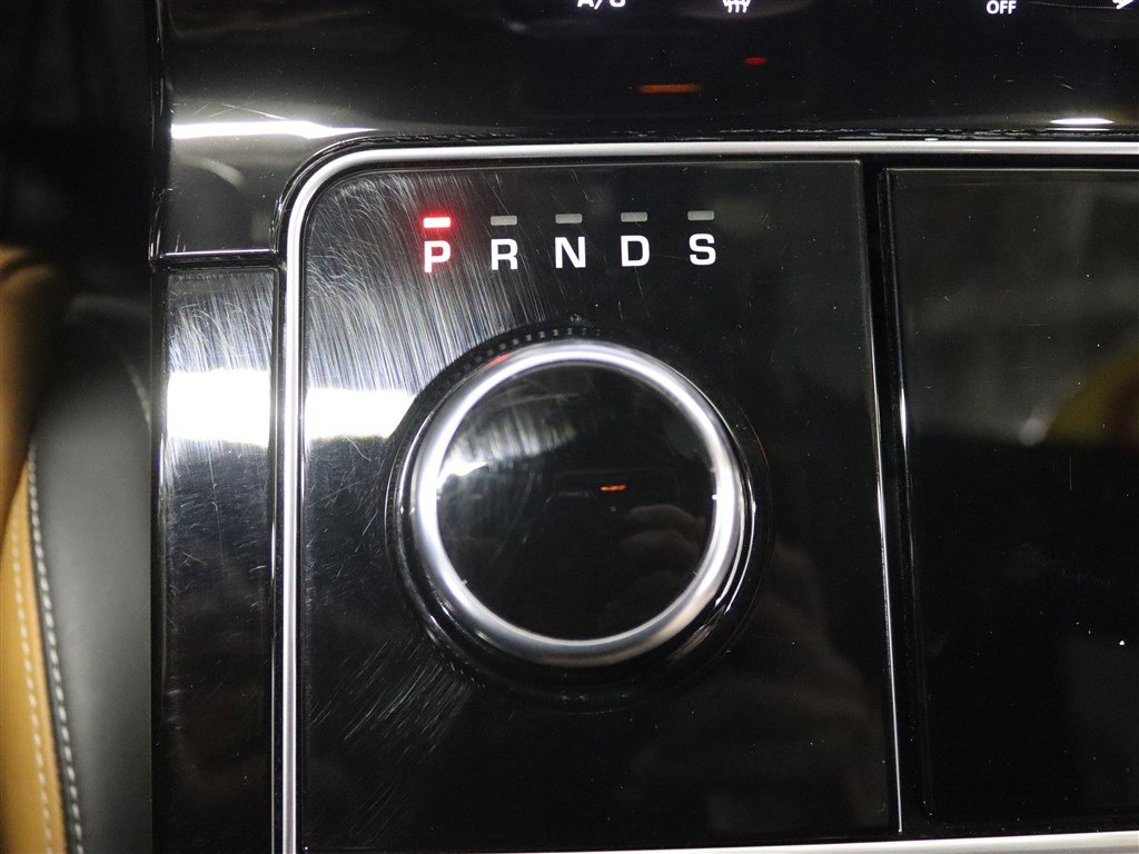 Used 2020 Land Rover Range Rover Velar R-Dynamic HSE image 29