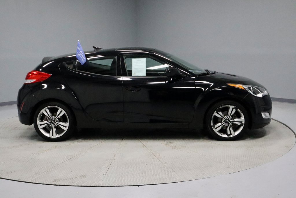 Used 2017 Hyundai Veloster Value Edition image 12