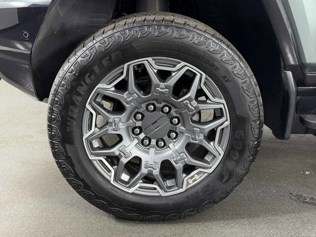 Used 2024 GMC Hummer EV 3X w/ LPO, Illumination Package AWD/4WD image 12