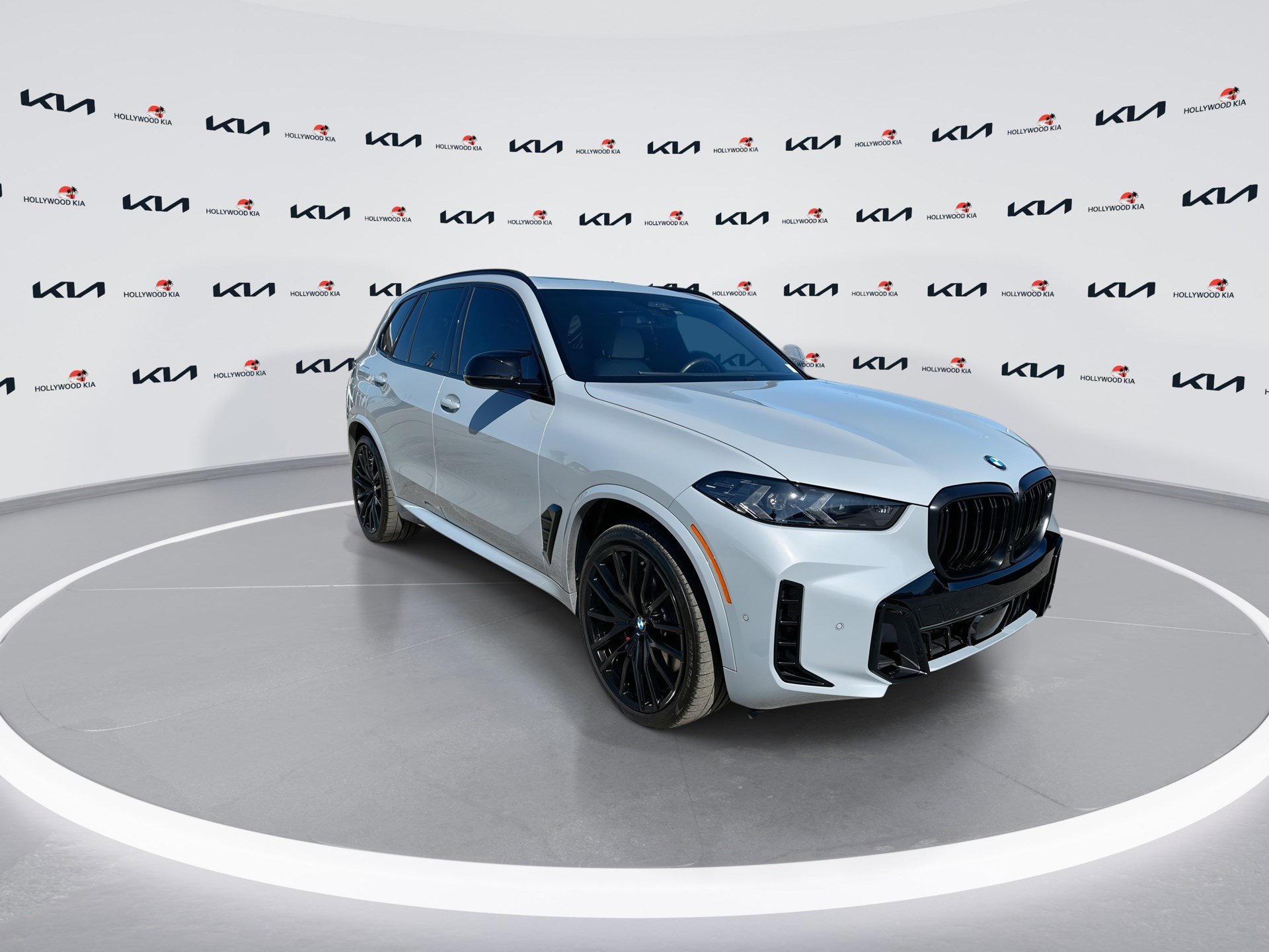 Used 2025 BMW X5 M60i image 2