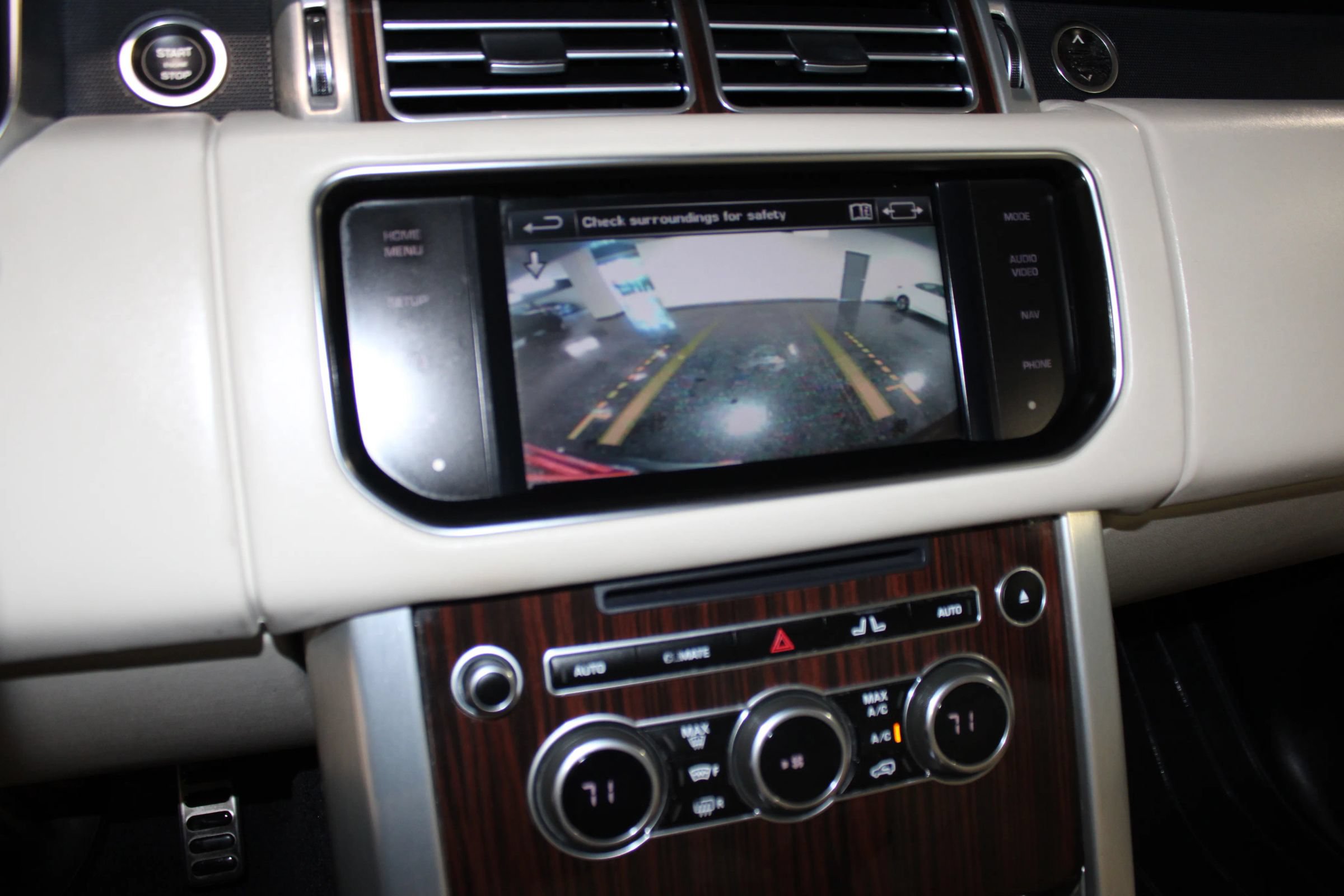 Used 2014 Land Rover Range Rover Supercharged AWD/4WD image 21