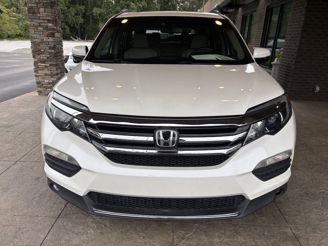Used 2017 Honda Pilot Touring image 3