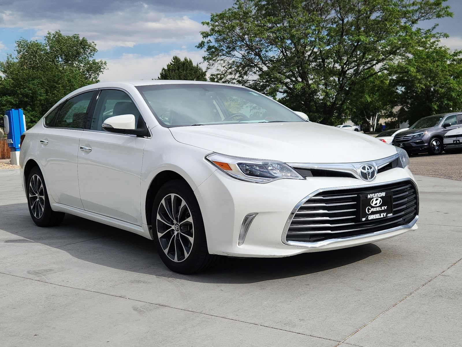 Used 2016 Toyota Avalon XLE FWD image 7