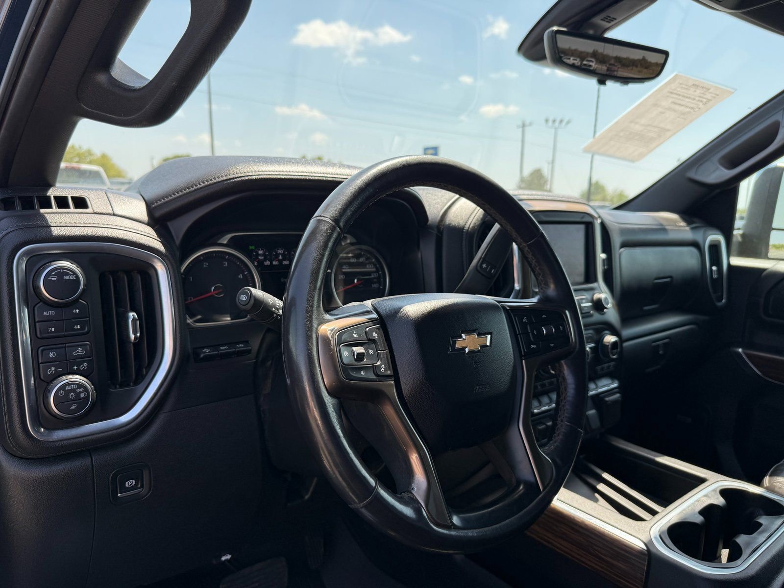 Used 2021 Chevrolet Silverado 2500 High Country w/ Technology Package image 15