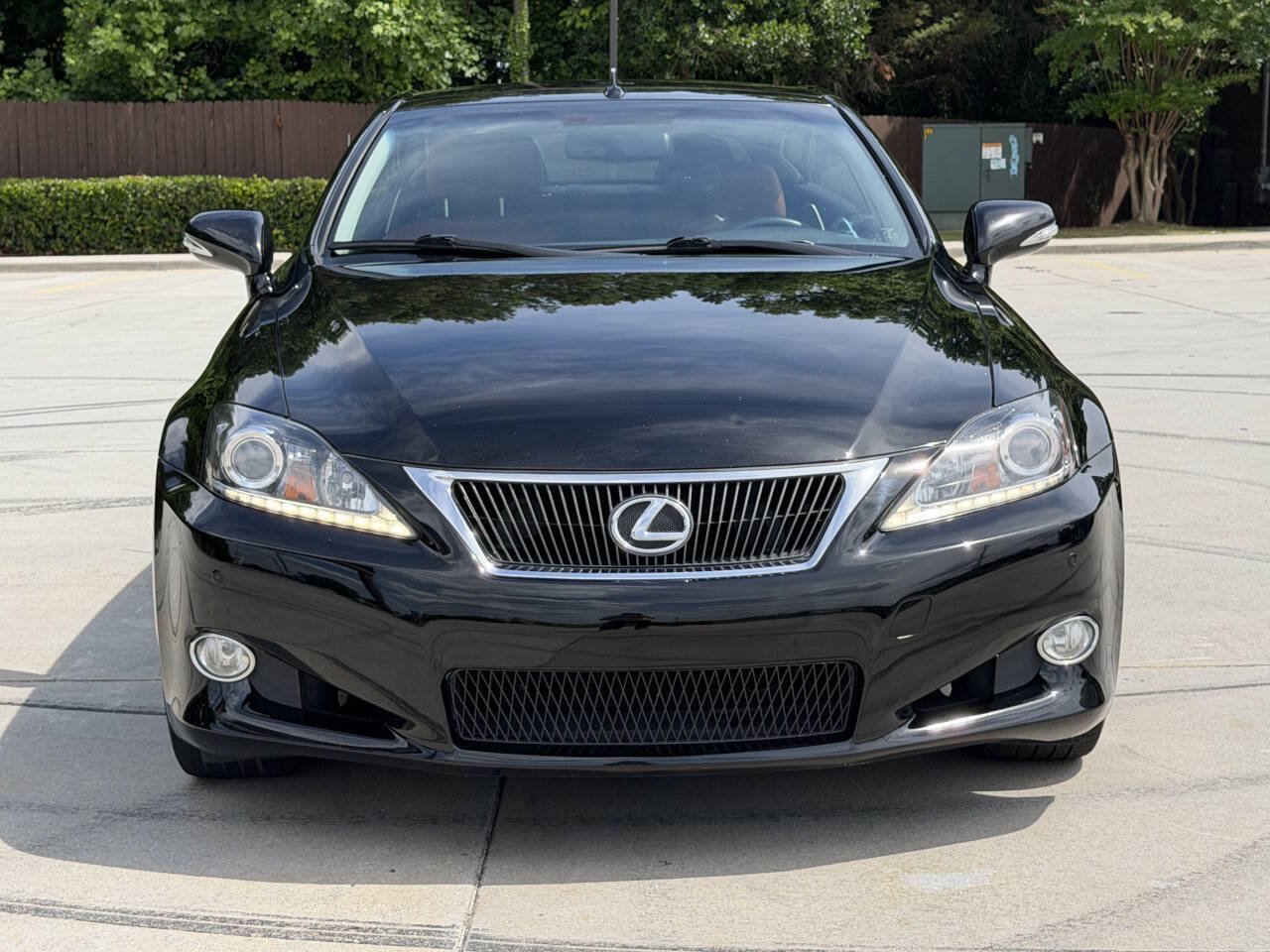 Used 2011 Lexus IS 250C w/ Luxury Pkg RWD image 2