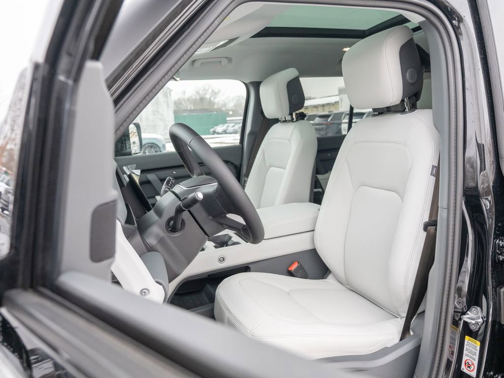 New 2026 Land Rover Defender 110 X-Dynamic SE image 19