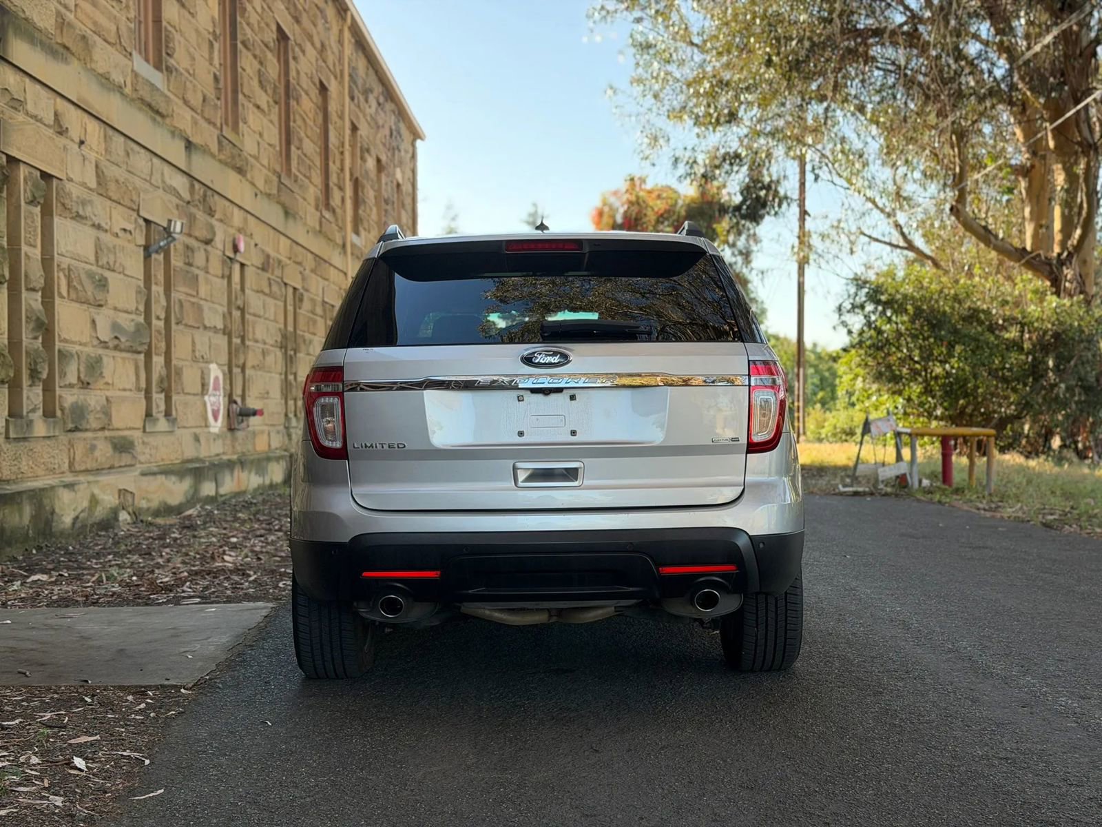 Used 2015 Ford Explorer Limited image 5