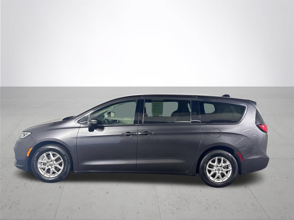Certified 2023 Chrysler Pacifica Touring-L FWD image 10