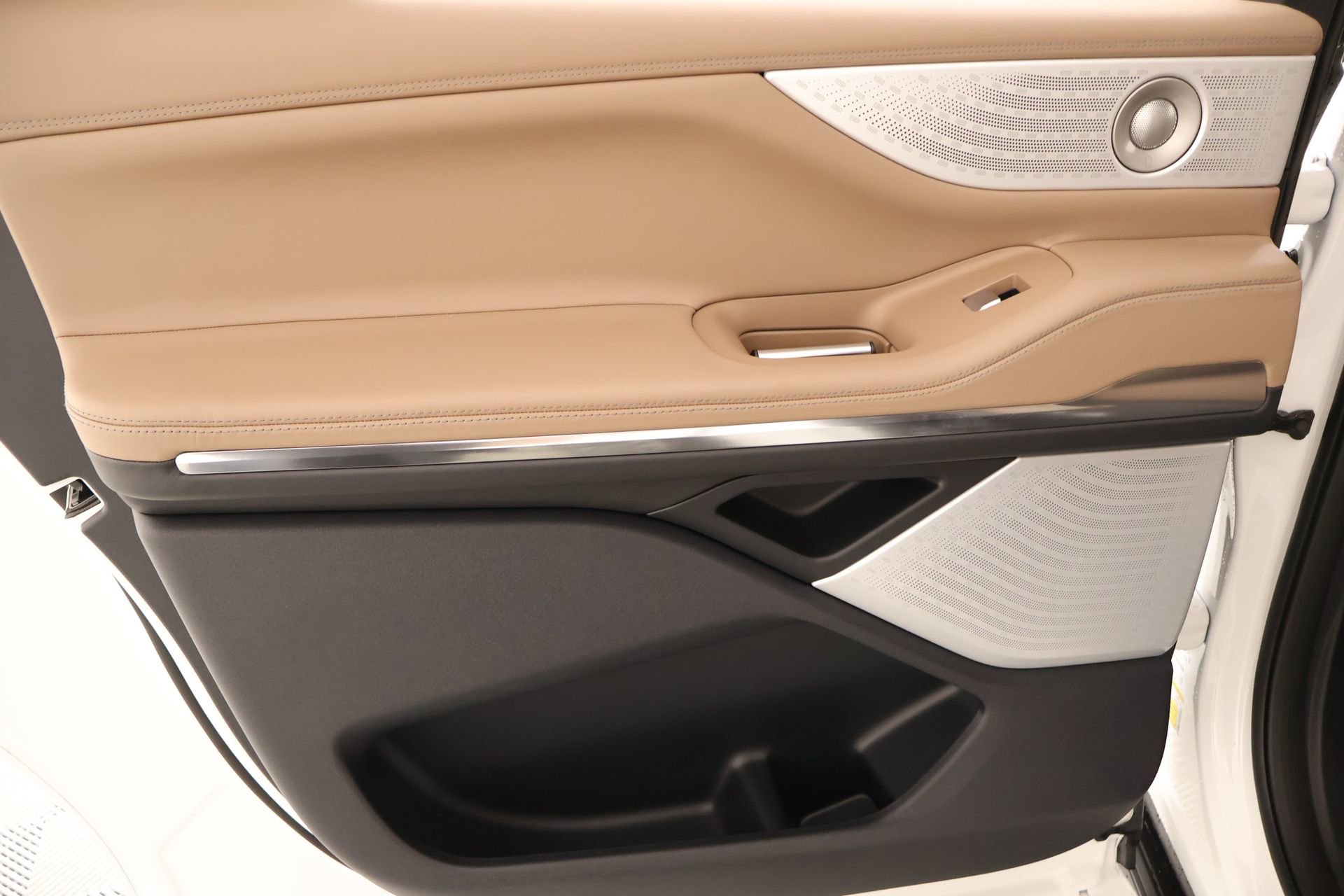 New 2026 Lincoln Navigator L Black Label AWD/4WD image 19