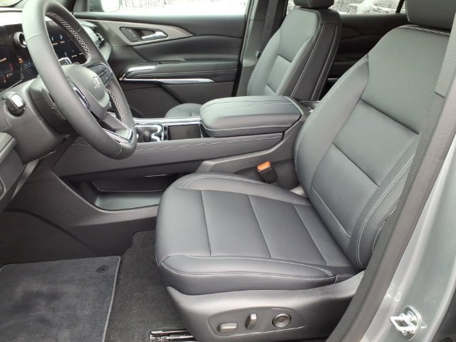 New 2027 Chevrolet Traverse LT w/ Midnight/Sport Edition FWD image 6