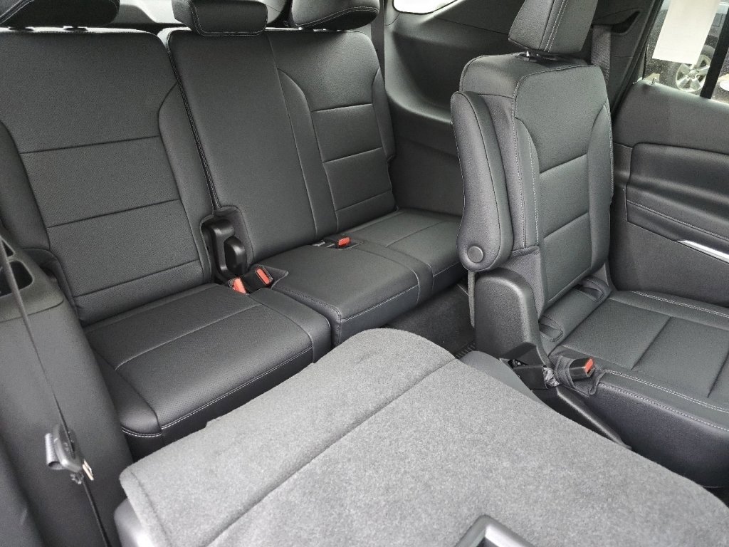 New 2026 Chevrolet Traverse LT w/ Midnight/Sport Edition image 15