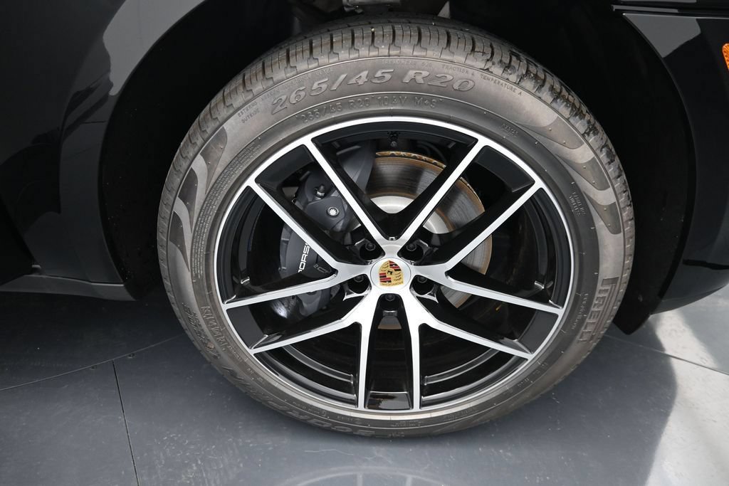 New 2026 Porsche Macan AWD/4WD image 18