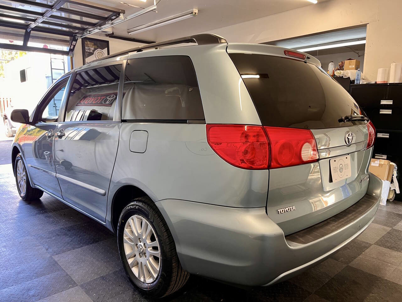 Used 2008 Toyota Sienna LE image 6
