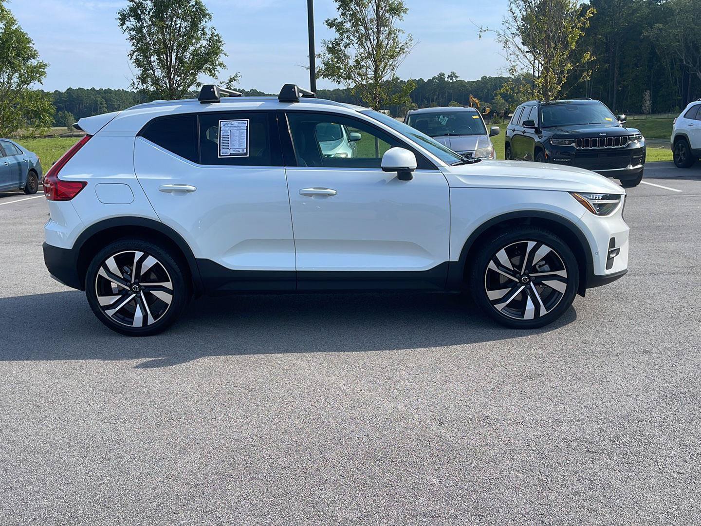 Used 2023 Volvo XC40 B5 Ultimate w/ Protection Package Premier AWD/4WD image 8