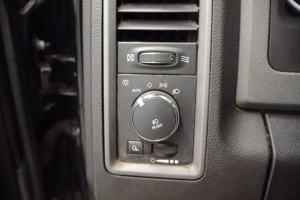 Used 2014 RAM 1500 Express AWD/4WD image 20