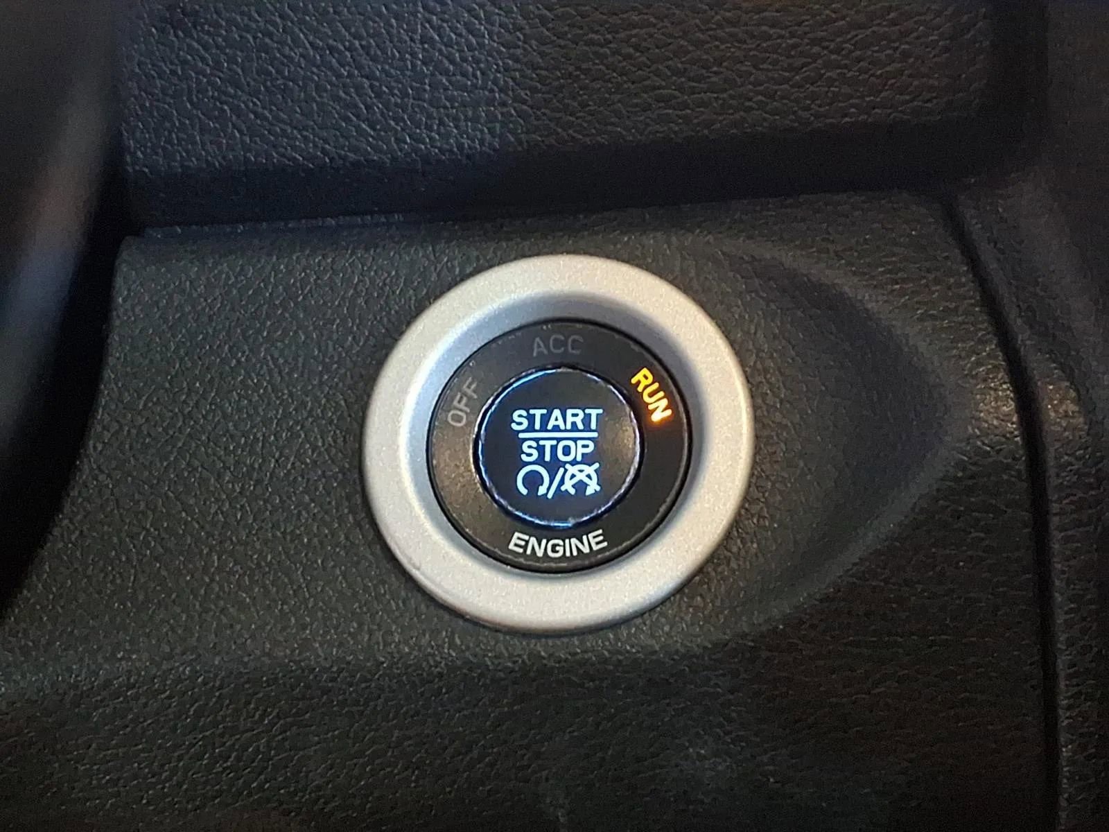 Used 2015 RAM 1500 Sport w/ Ignition Orange Sport Package image 26