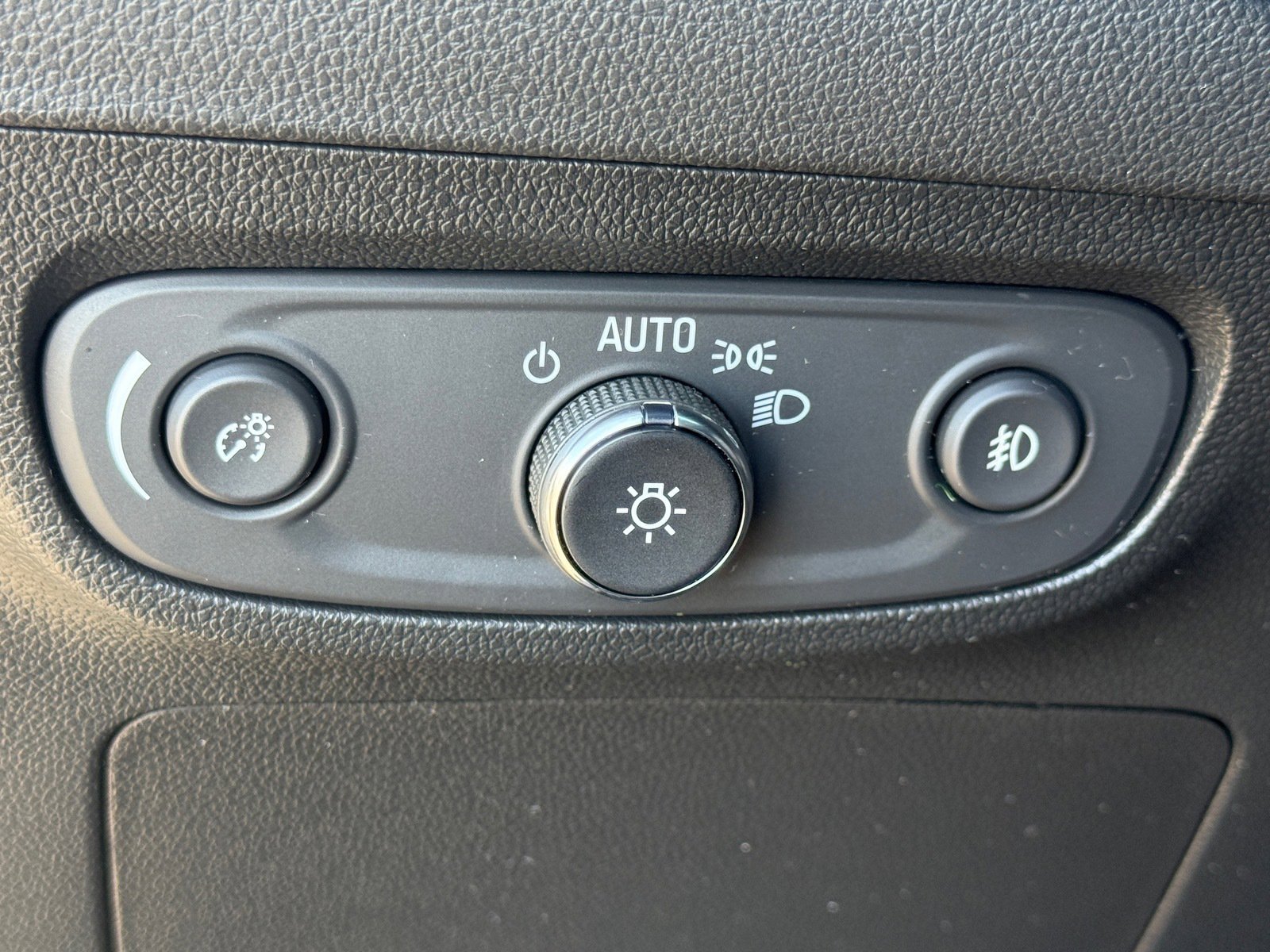 Used 2023 Buick Encore GX Select w/ Safety Package II image 29