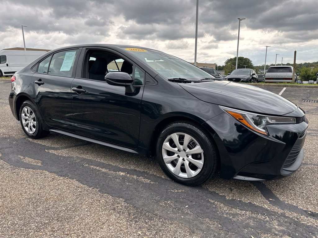 Used 2024 Toyota Corolla LE FWD image 14