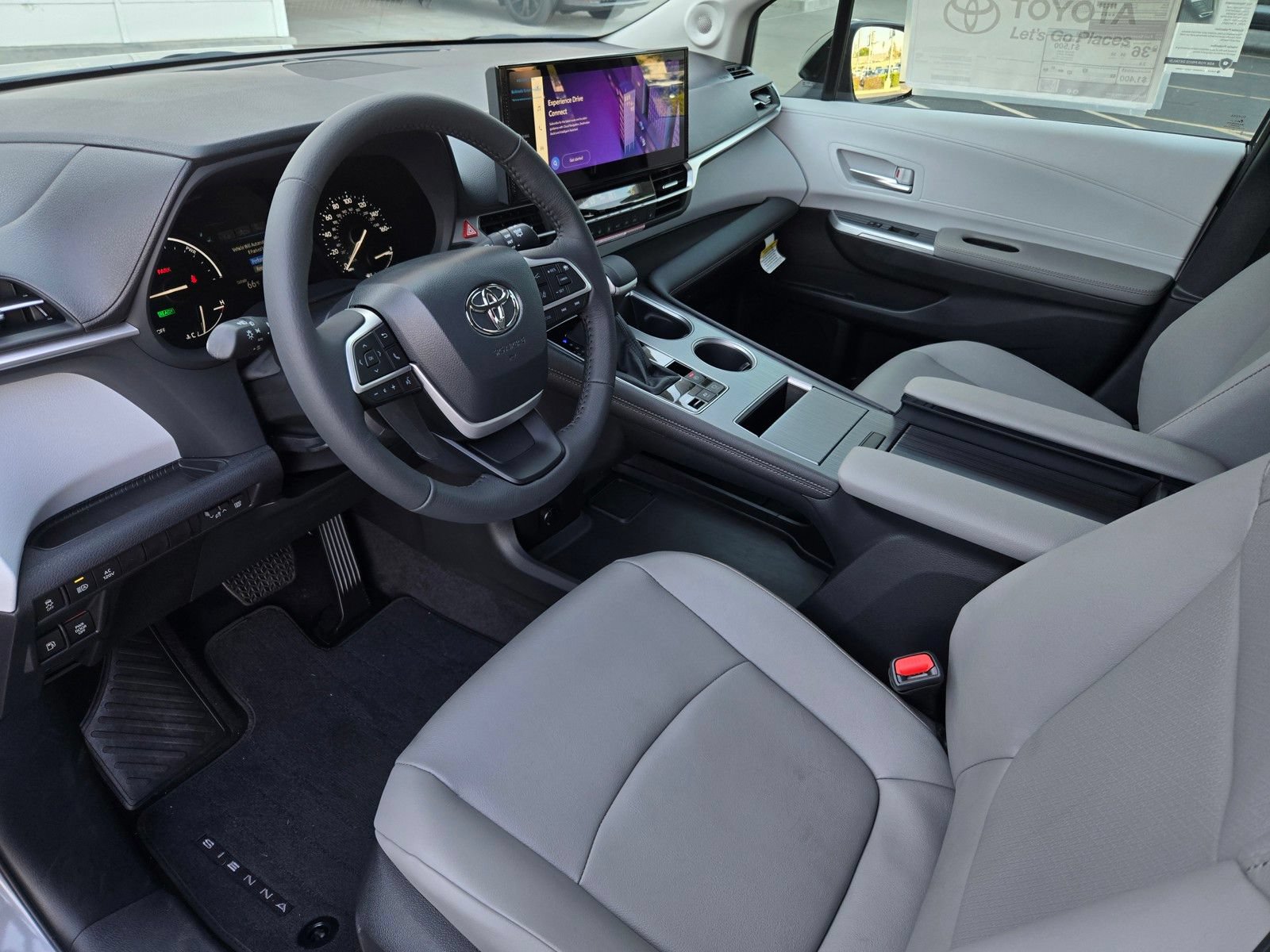 Certified 2026 Toyota Sienna XLE FWD image 8