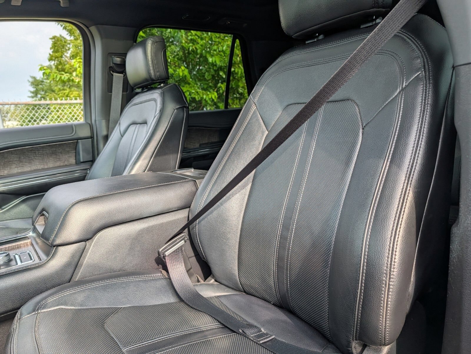 Used 2019 Ford Expedition Limited AWD/4WD image 21