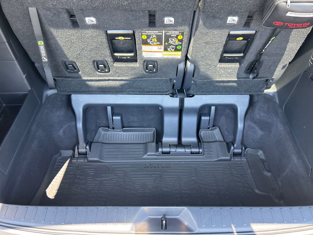 Used 2025 Toyota Sienna XLE Woodland Edition AWD/4WD image 26