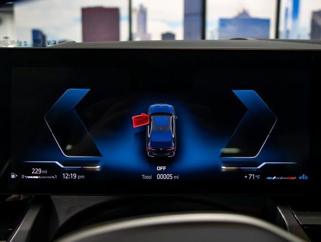 Used 2026 BMW 530i xDrive w/ Premium Package image 17