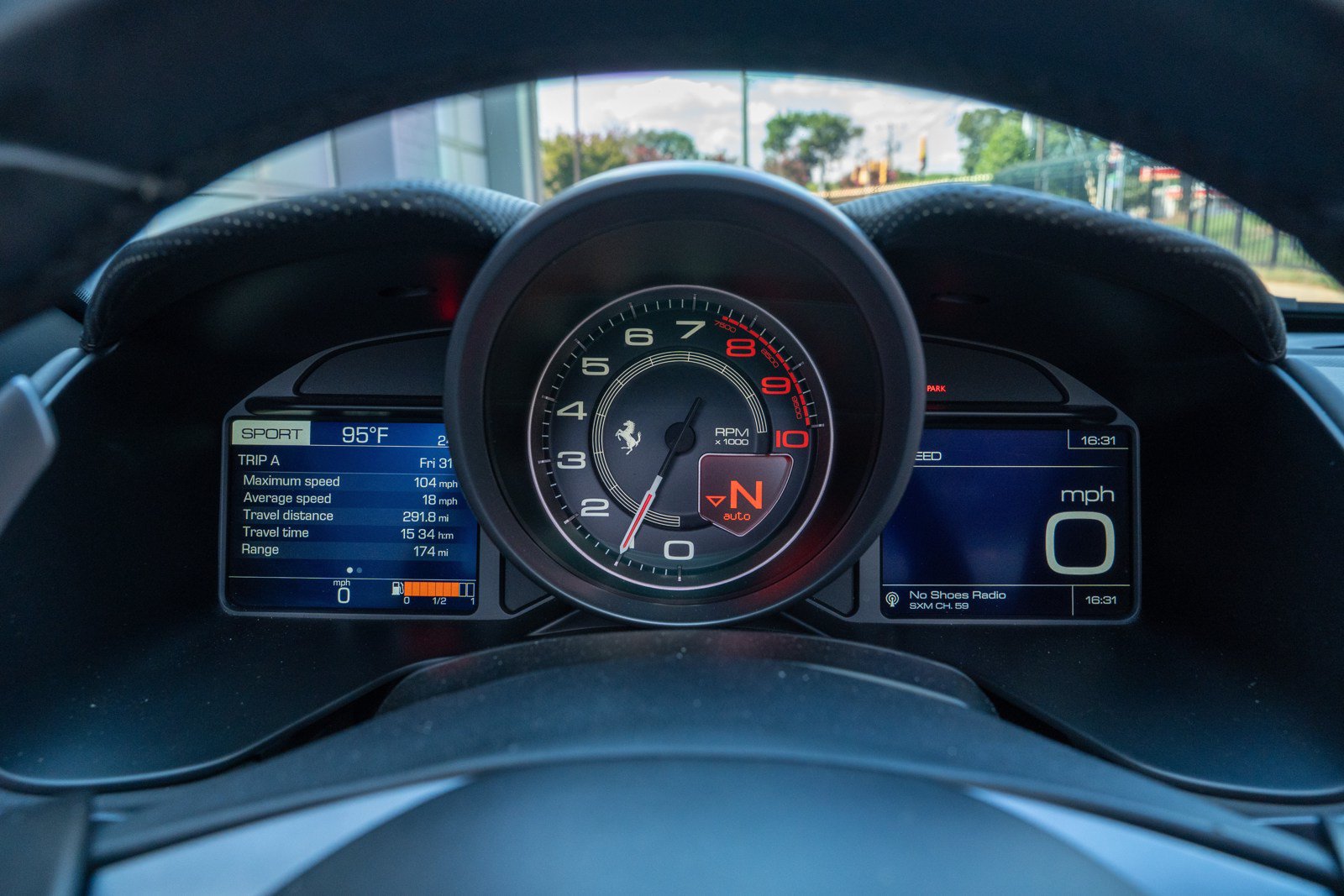 Used 2019 Ferrari Portofino RWD image 38